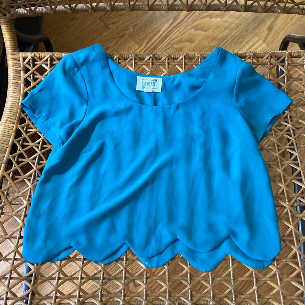 LA Hearts Scalloped Crop Top